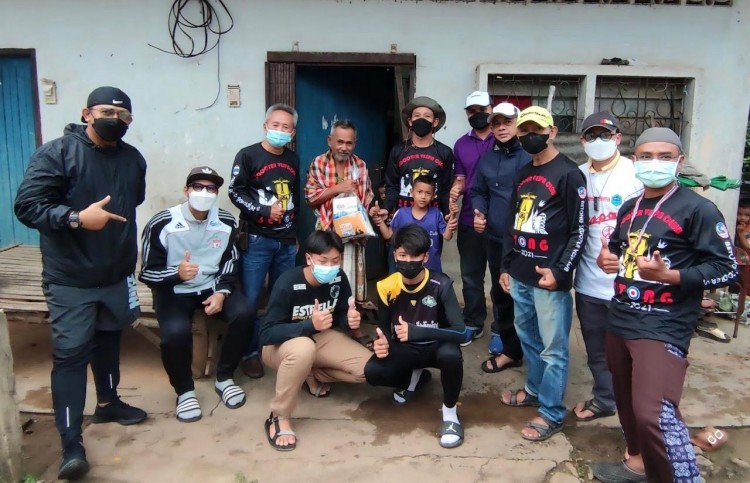กลุ่ม Betong Scooter Vespa Club มอบถุงยังชีพ -อินทผลัม ช่วงเดือนรอมฎอน