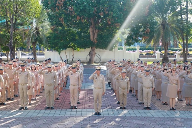 ผวจ.สงขลา นำเคารพ “วันพระราชทานธงชาติไทย”